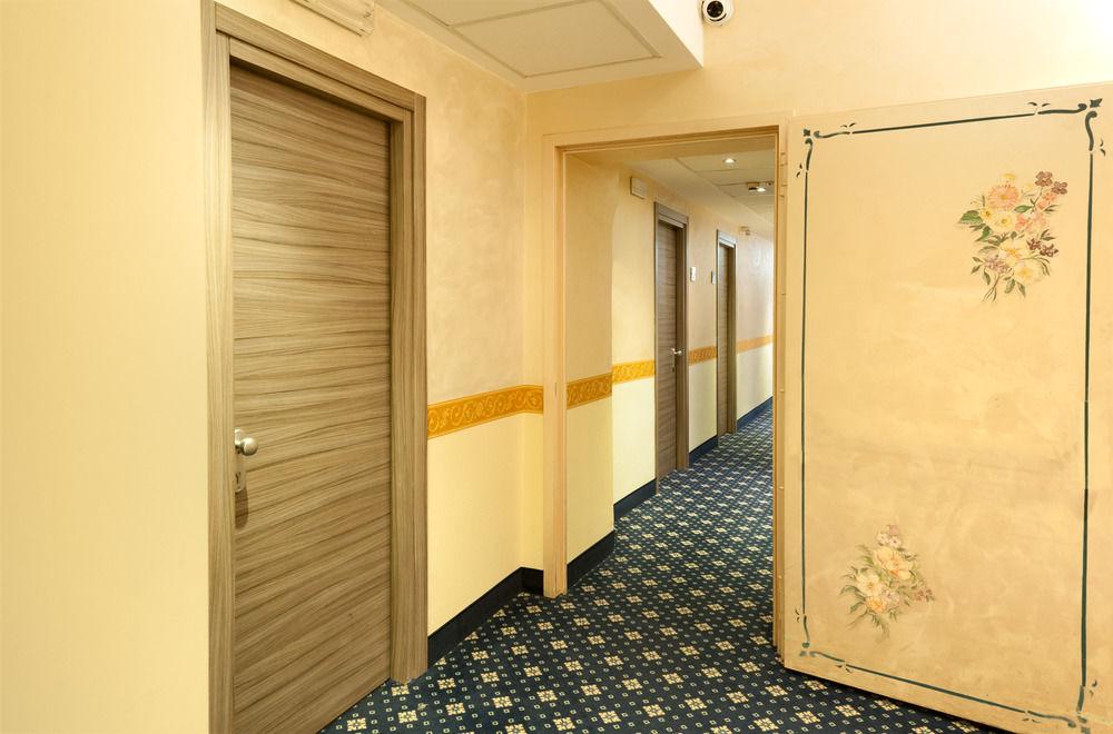 Heart Hotel Milano Luaran gambar