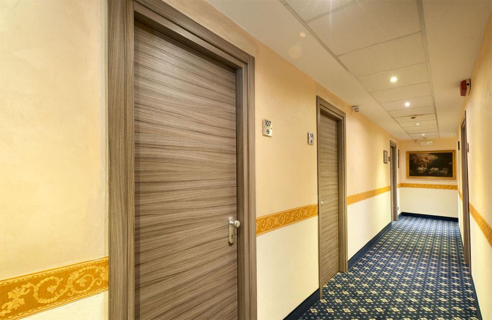Heart Hotel Milano Luaran gambar