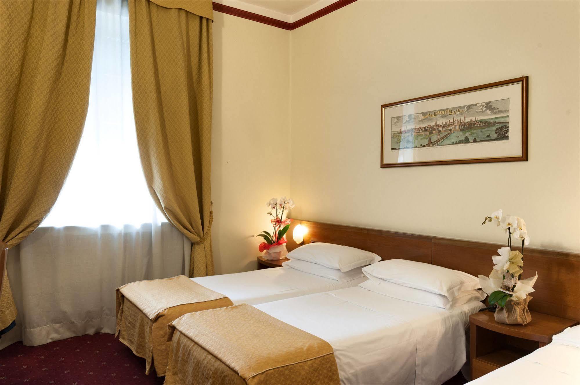 Heart Hotel Milano Luaran gambar